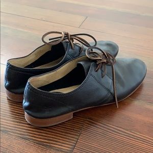 Frye Jillian Oxford size 9